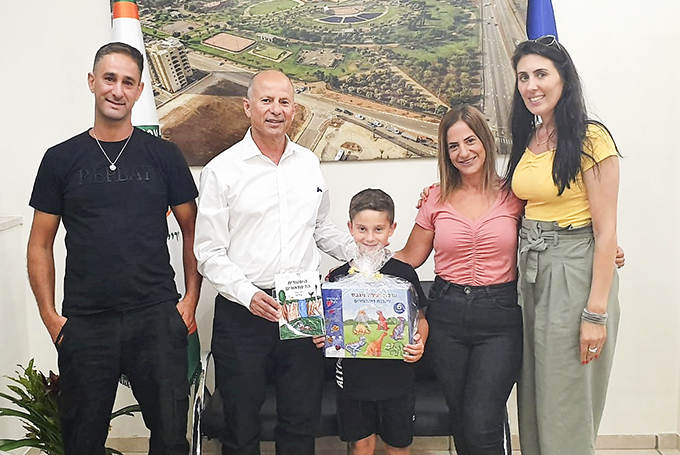 נא להכיר: הסופר הכי צעיר בעפולה 